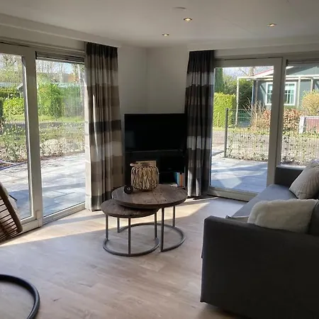 Luxe Met Airco Bij Bos En Zwemwater Chalet