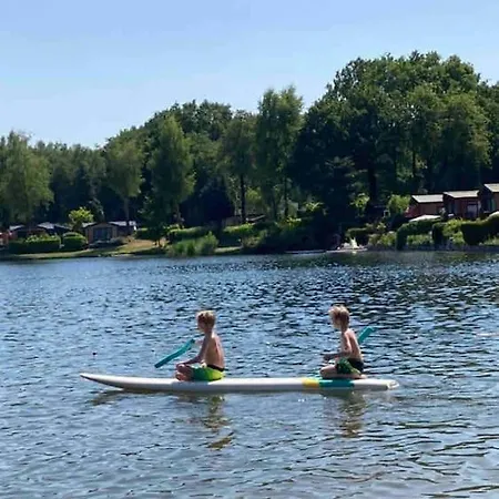 Luxe Met Airco Bij Bos En Zwemwater Chalet