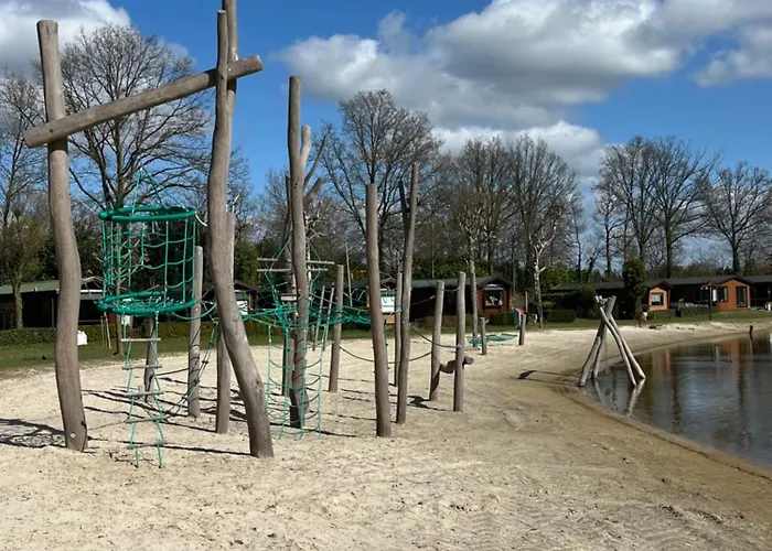 Domek alpejski Luxe Met Airco Bij Bos En Zwemwater