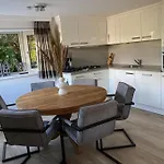 Luxe Met Airco Bij Bos En Zwemwater